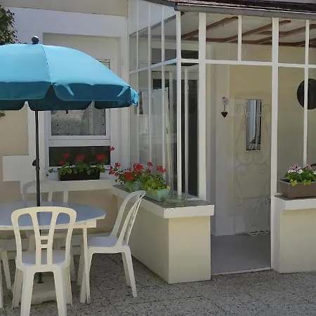 Le Nid De Mary Apartment Joux-la-Ville Exterior photo