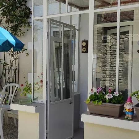 Le Nid De Mary Apartment Joux-la-Ville Exterior photo